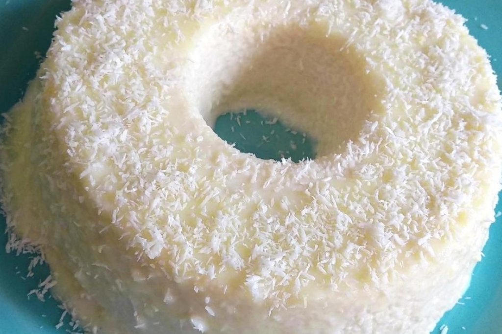 Bolo de tapioca gelado delicioso, para começar não precisa ir ao fogo