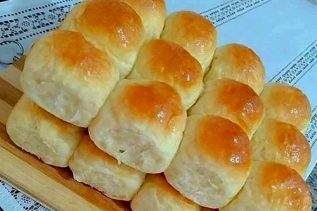 Pão de batata, o aroma invade toda a casa deixando um cheiro maravilhoso no ar